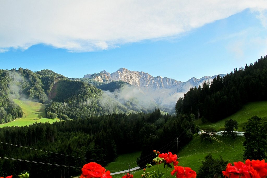 04 Nach einem starken Gewitter bei der Herfahrt wird es gegen Abend wieder schoen.jpg